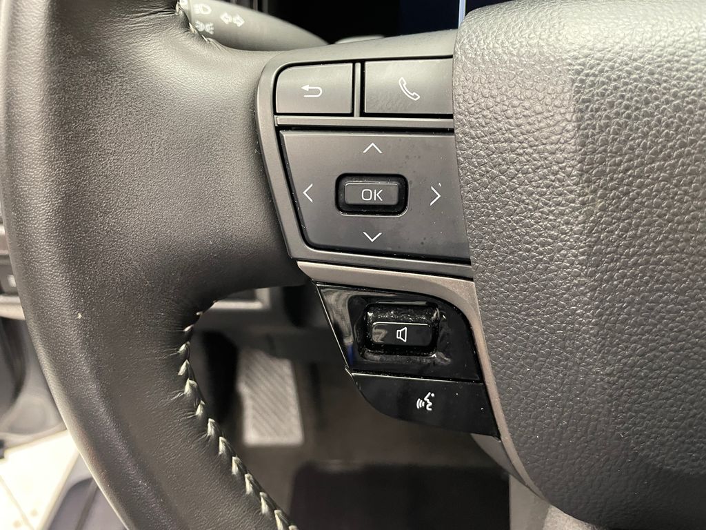 Thumbnail: 2025 Toyota Camry - 25