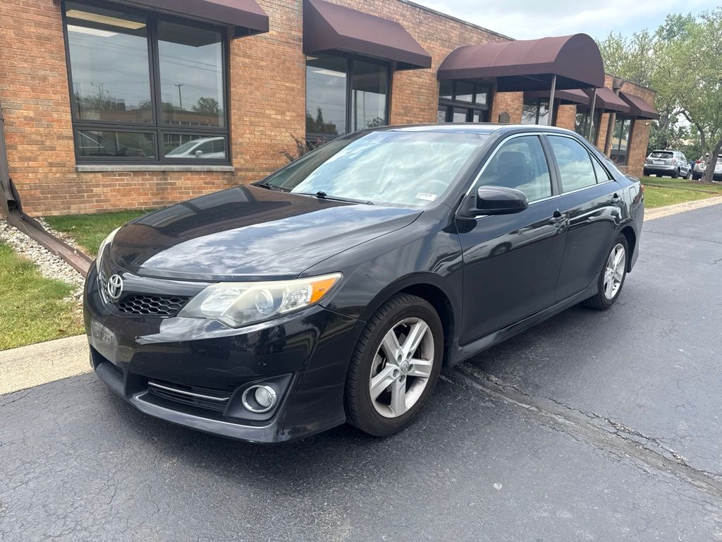 Attitude Black Metallic 2013 Toyota Camry Sedan Front-Wheel Drive 6-Speed Automatic