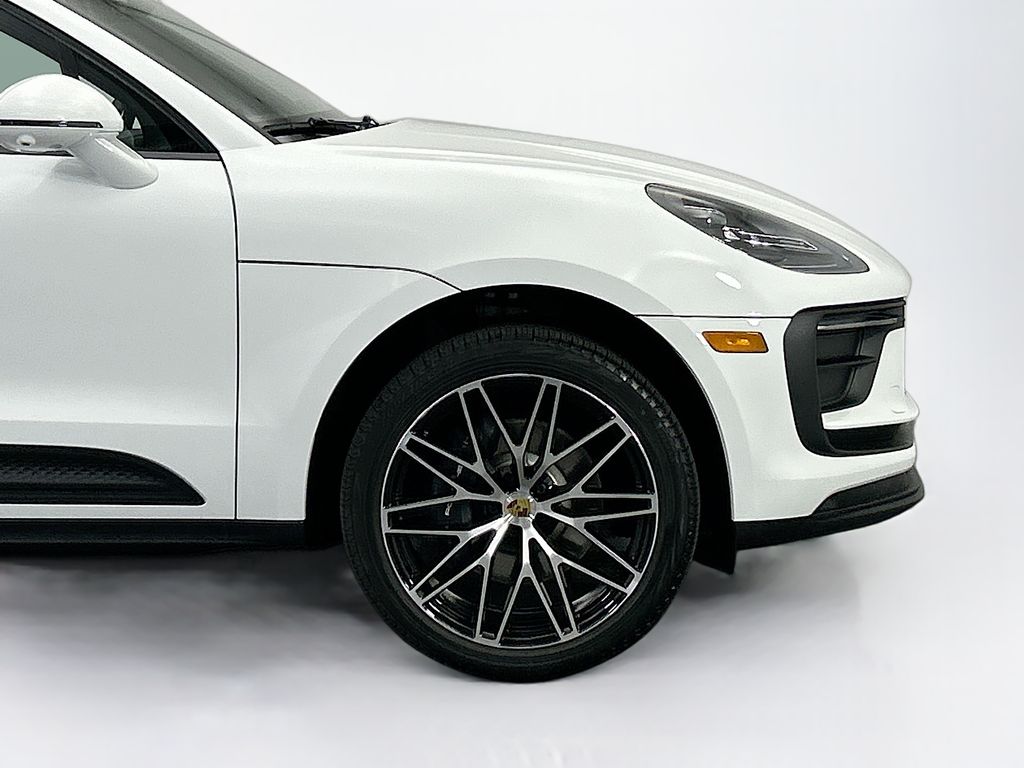 Thumbnail: 2026 Porsche Macan - 11