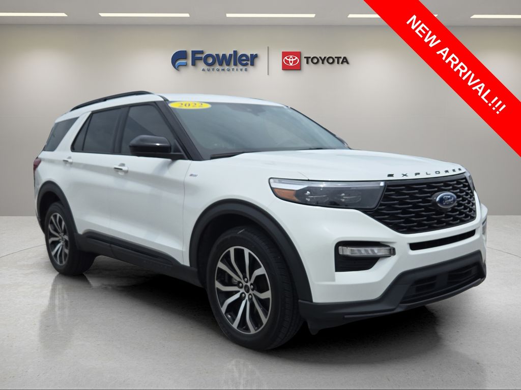 White Metallic 2022 Ford Explorer SUV / Crossover All-Wheel Drive Automatic