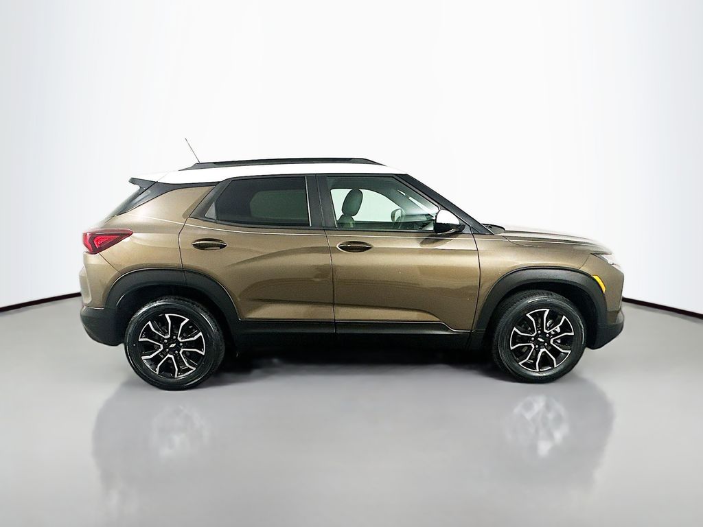 Thumbnail: 2021 Chevrolet TrailBlazer - 4