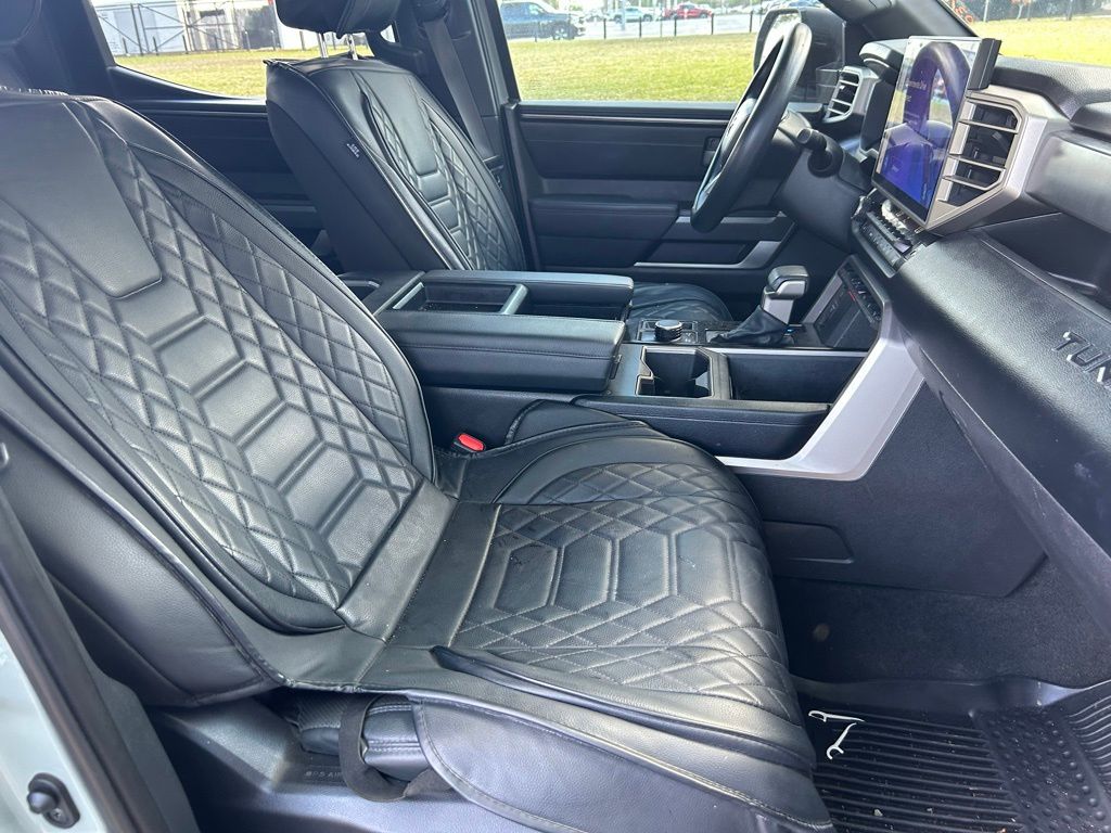 Thumbnail: 2025 Toyota Tundra - 15