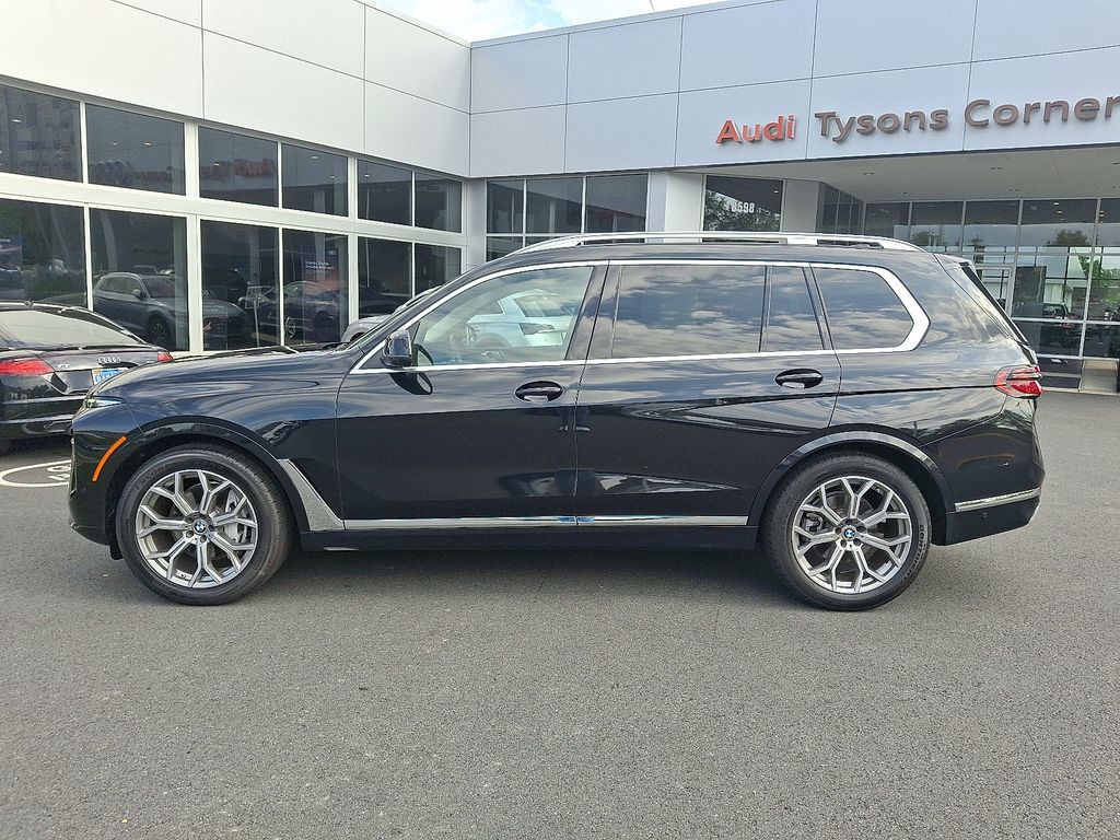 Thumbnail: 2023 BMW X7 - 7