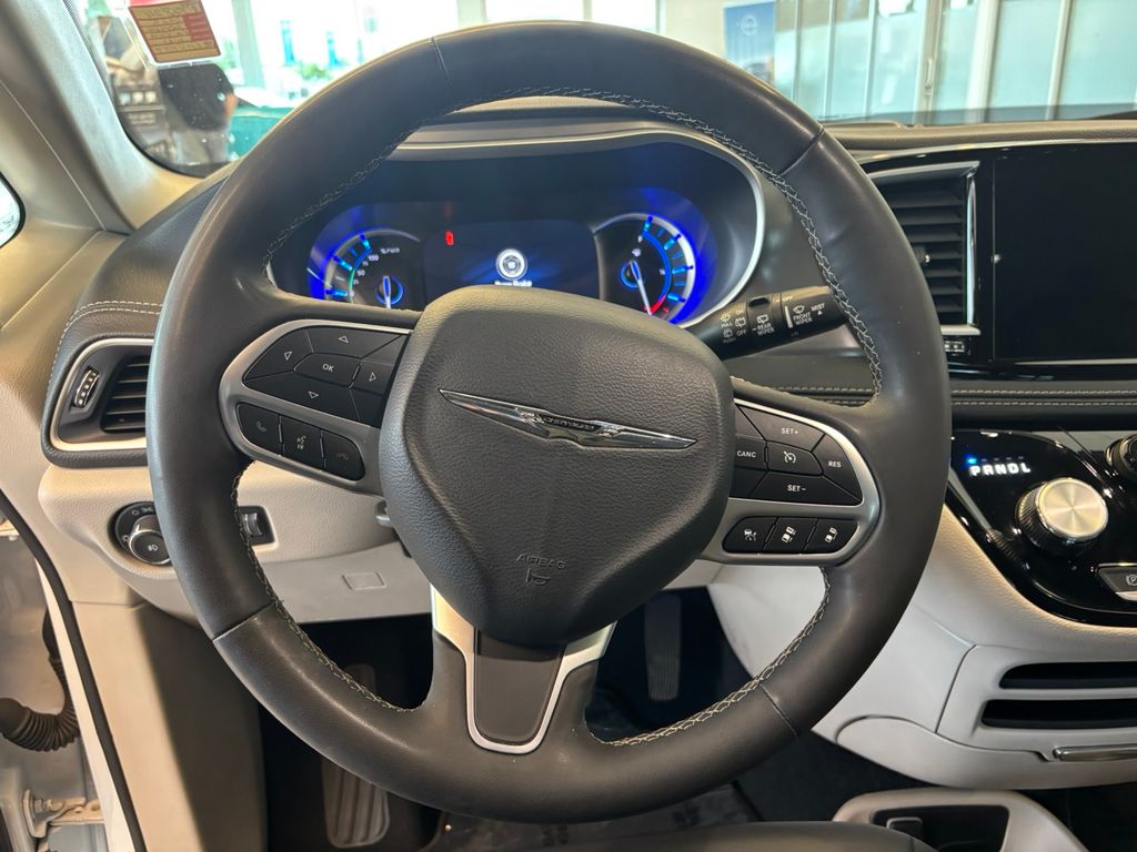 2023 Chrysler Pacifica Hybrid Touring L