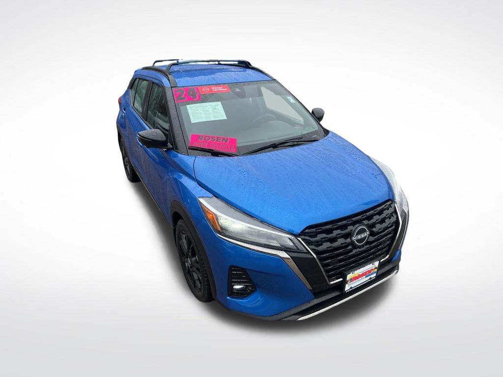 2024 Nissan Kicks SR photo