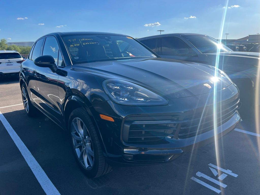 Used 2019  Porsche Base image 3