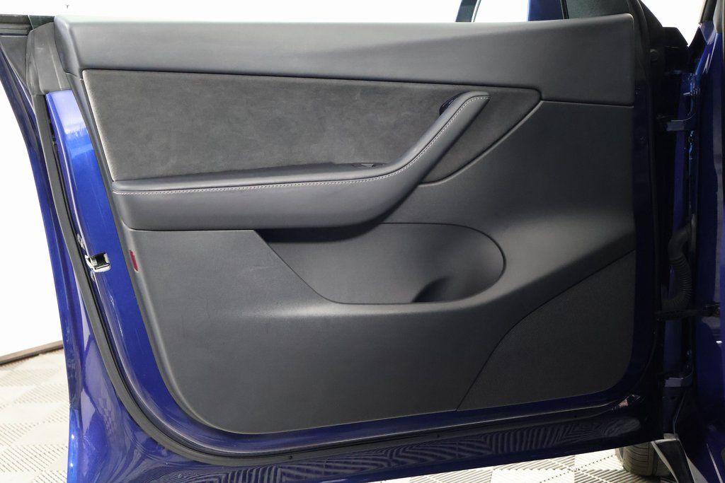 Thumbnail: 2022 Tesla Model Y - 12