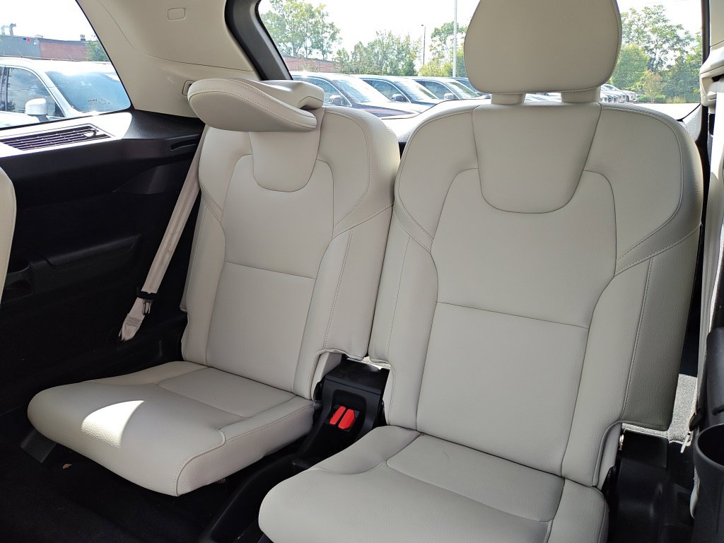 Used 2024 Blue Volvo T8 Plus 6 Passenger image 21