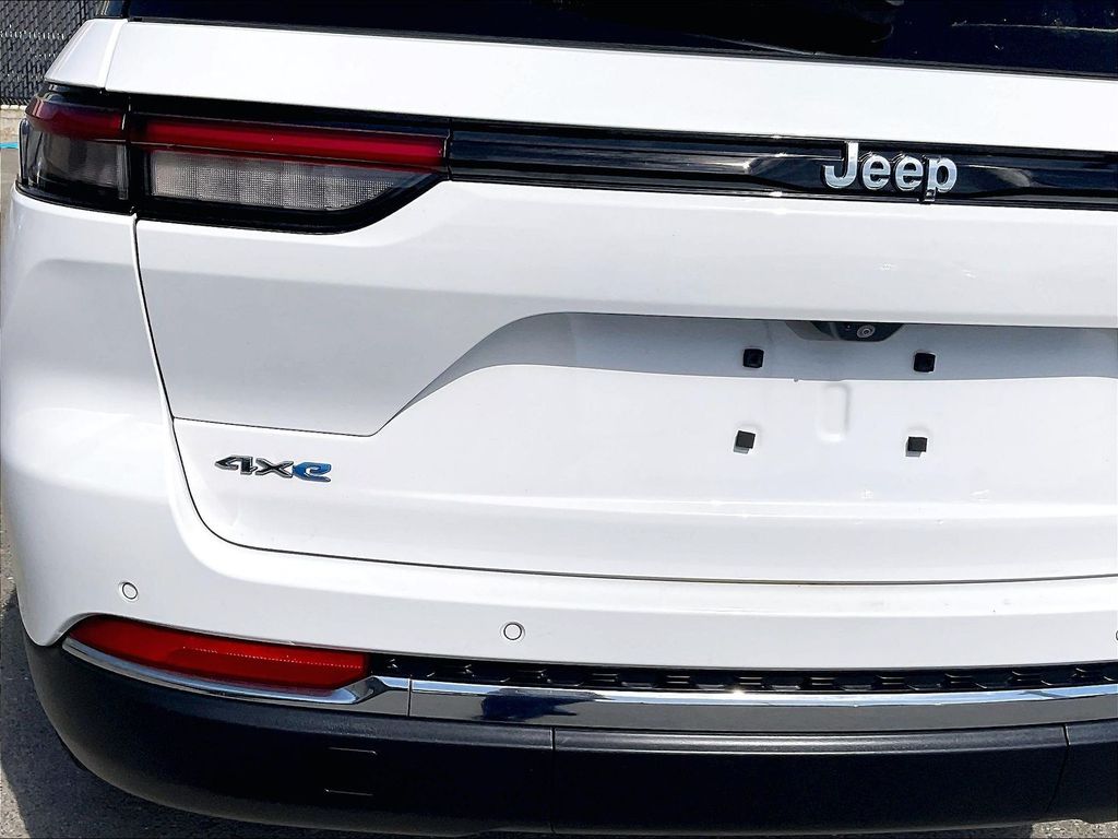 2023 Jeep Grand Cherokee — photo 29