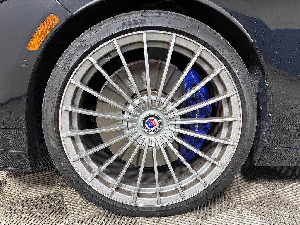 Used 2025 Black BMW ALPINA B8 xDrive image 16