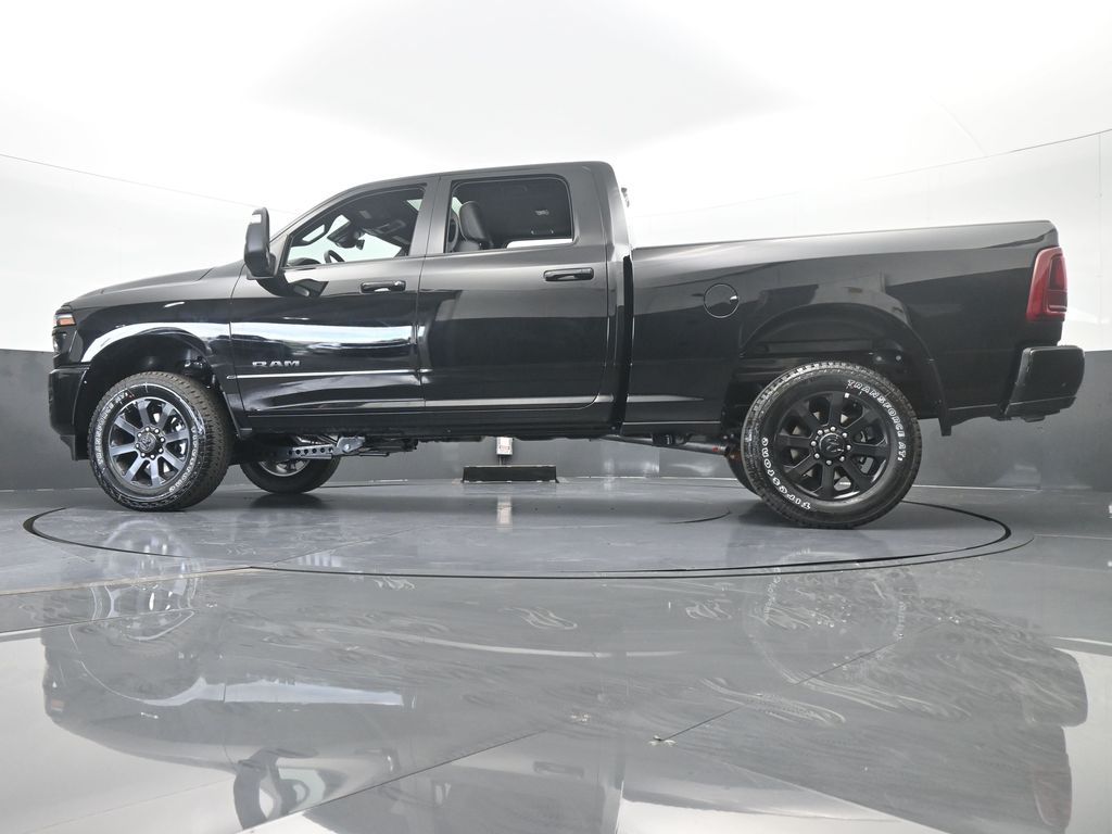 New 2026 Diamond Black Crystal Pearlcoat Ram Laramie image 55