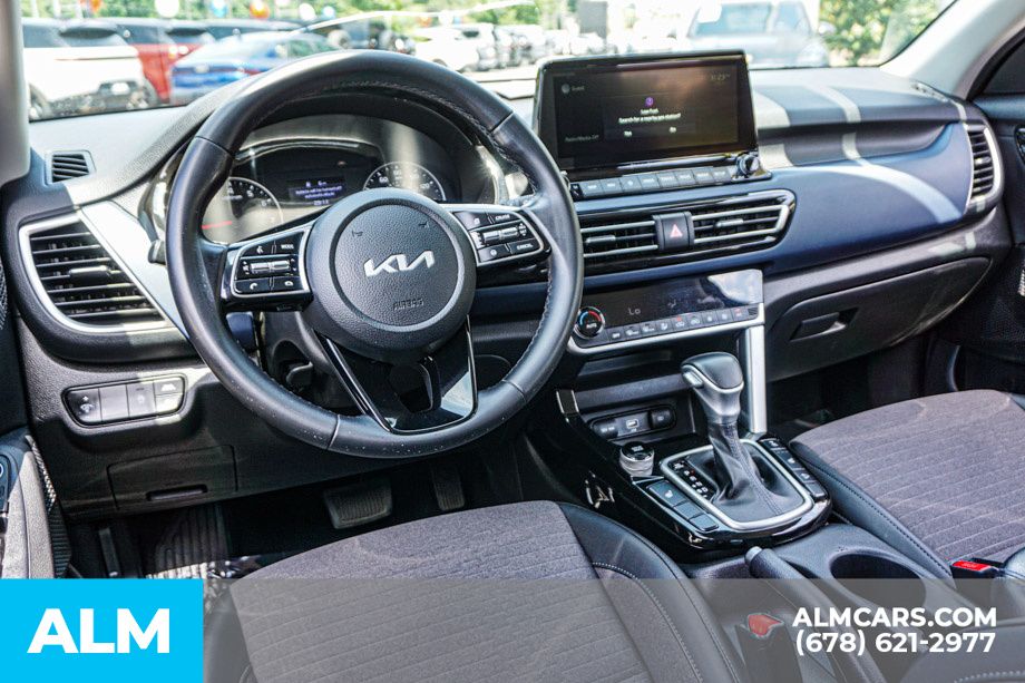 Used 2022 Blue Kia Nightfall image 27