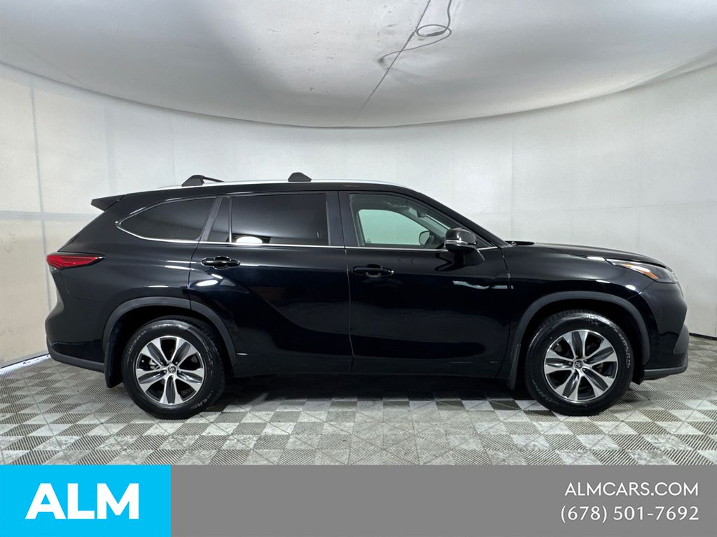 Used 2023 Black Toyota XLE image 5