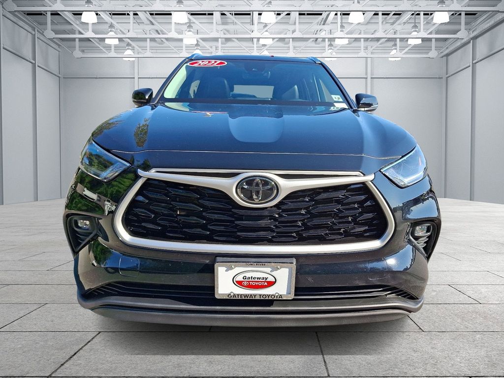 Thumbnail: 2021 Toyota Highlander - 2