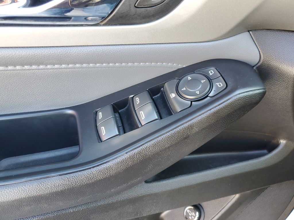 Used Car 2021 Chevrolet Traverse  Lt For Sale Under $25,000 In Austin, Texas