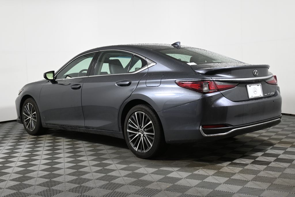 Thumbnail: 2022 Lexus ES - 8