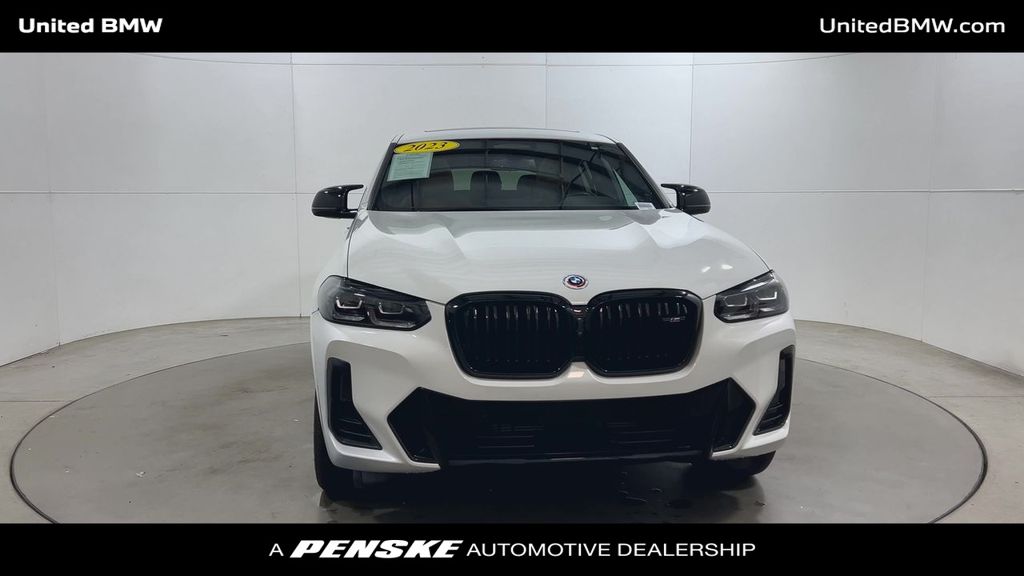 Thumbnail: 2023 BMW X4 - 3
