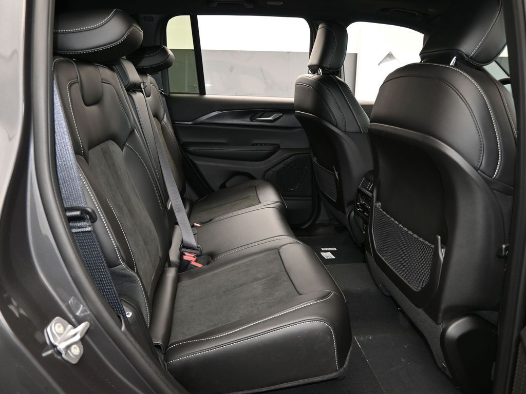New 2025 Baltic Gray Metallic Clearcoat Jeep Altitude X image 33
