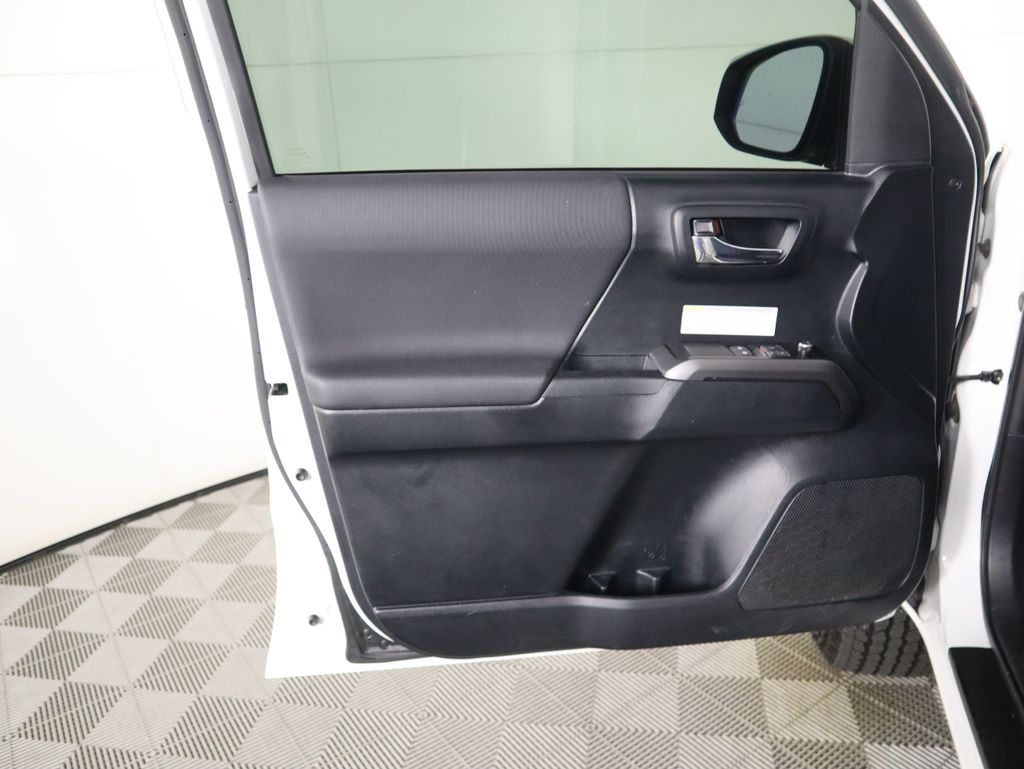 Thumbnail: 2017 Toyota Tacoma - 25