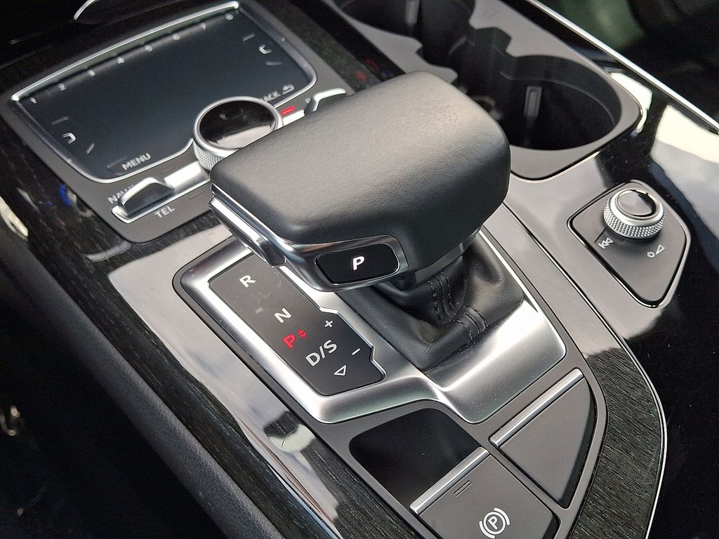 Thumbnail: 2017 Audi Q7 - 15