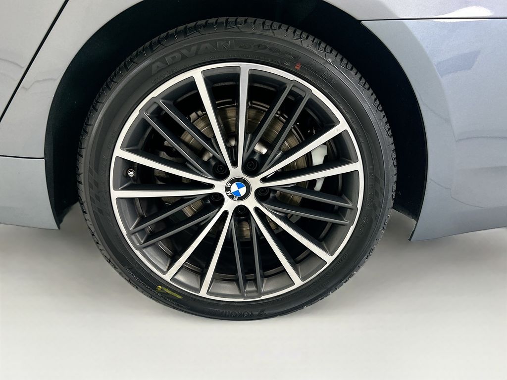Thumbnail: 2022 BMW 5 Series - 30