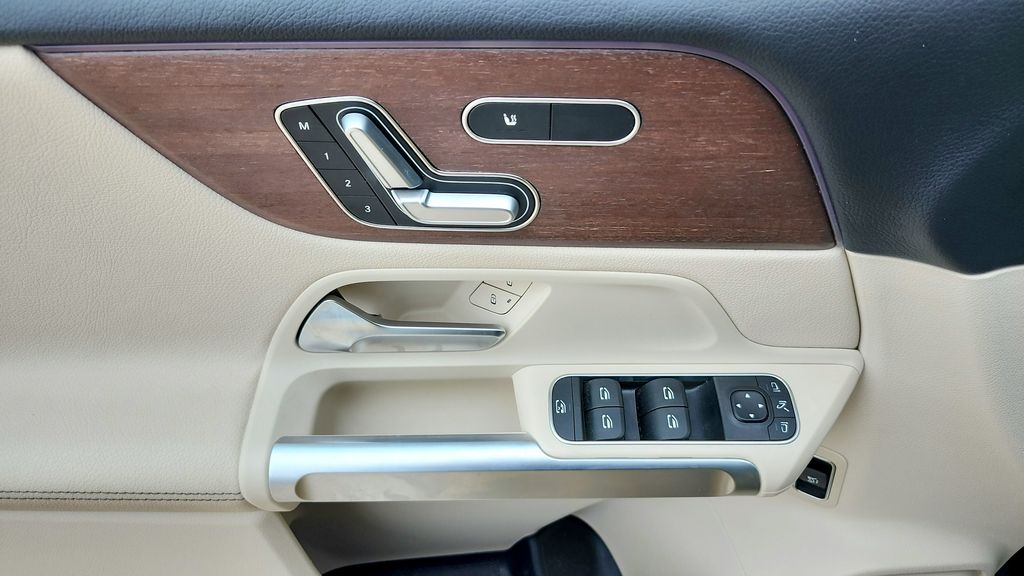 2023 Mercedes-Benz GLB