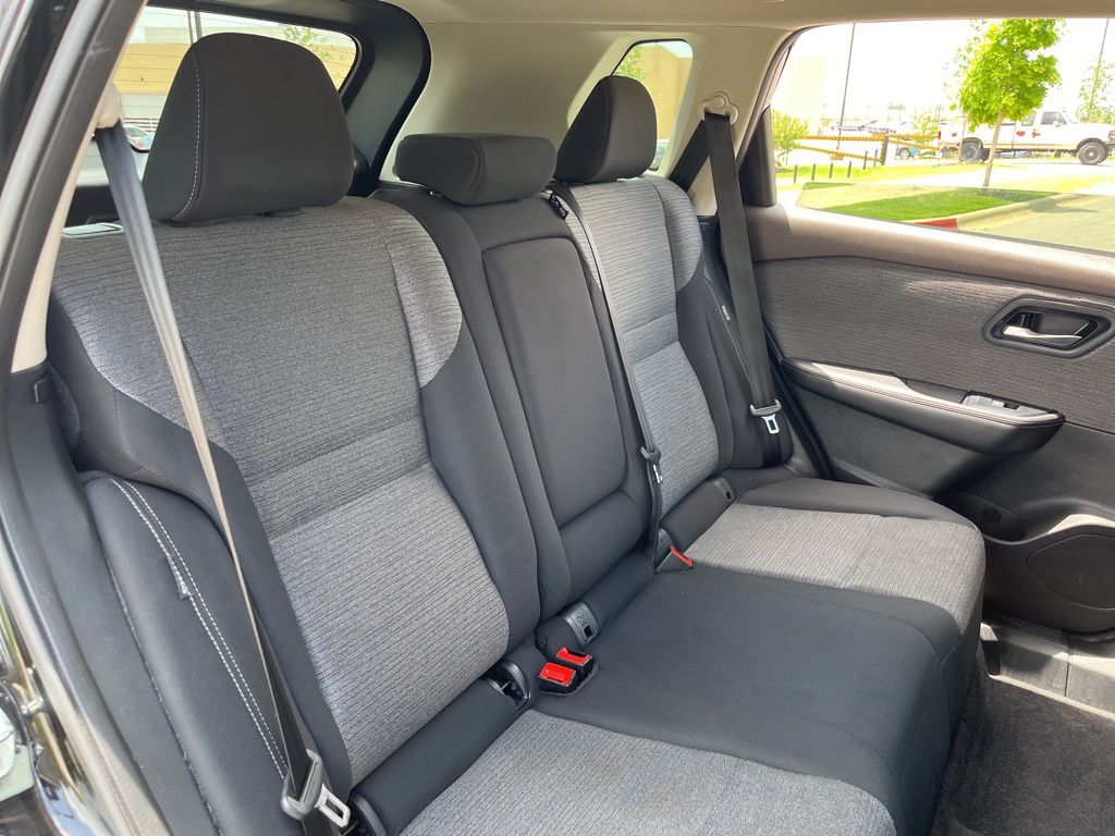 2023 Nissan Rogue SV 27