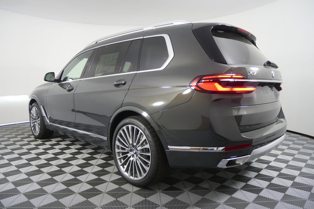 Thumbnail: 2026 BMW X7 - 5