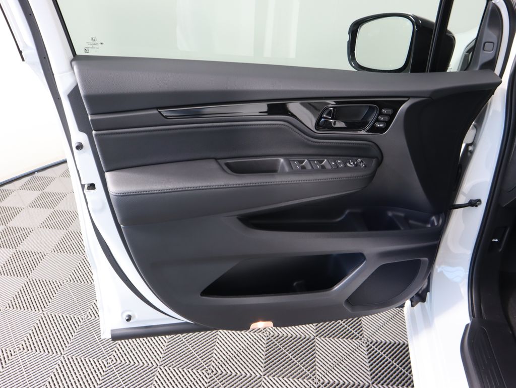 Thumbnail: 2026 Honda Odyssey - 26