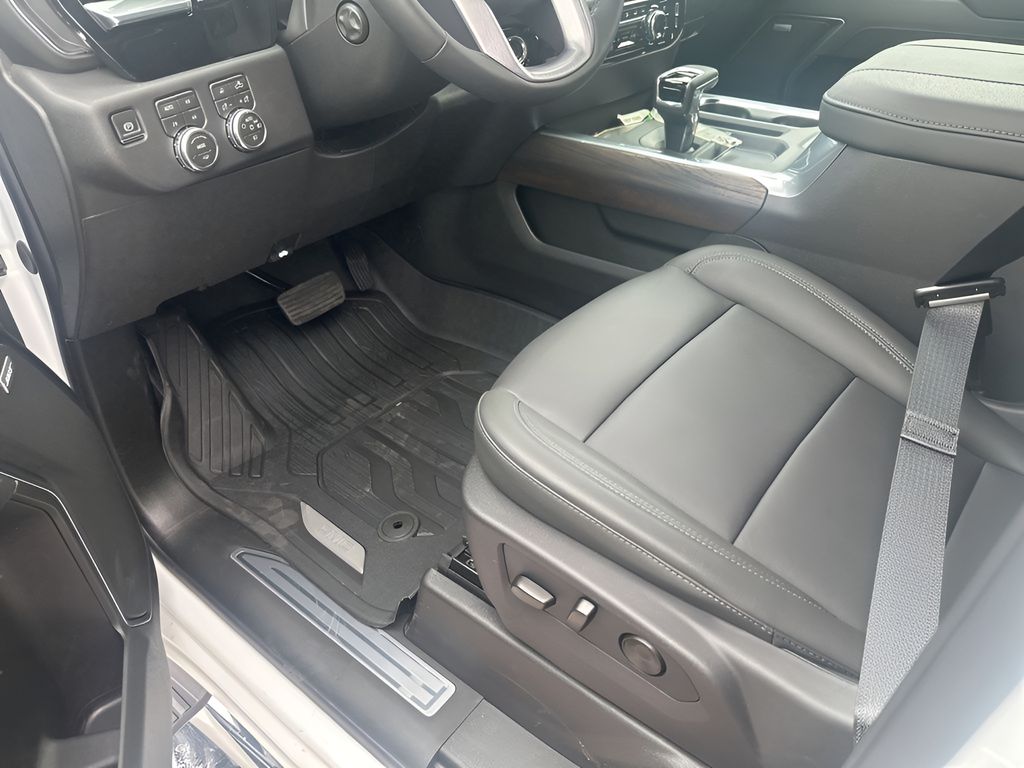 New 2026 White GMC SLT image 27