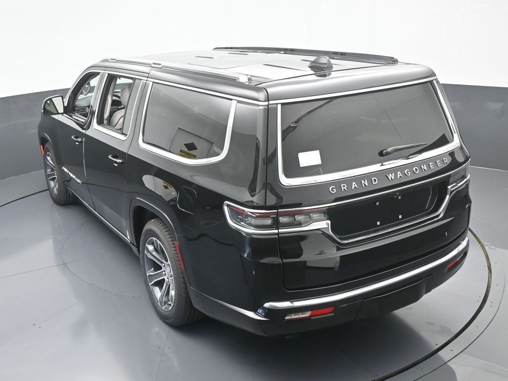 Used 2024 Diamond Black Crystal Pearlcoat Jeep Base image 65