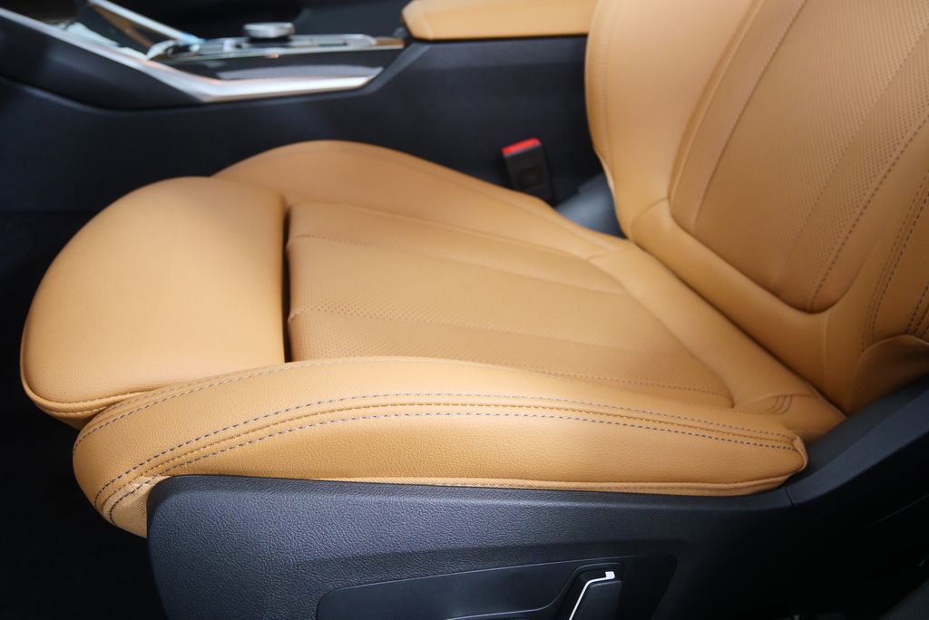 Thumbnail: 2026 BMW 3 Series - 10