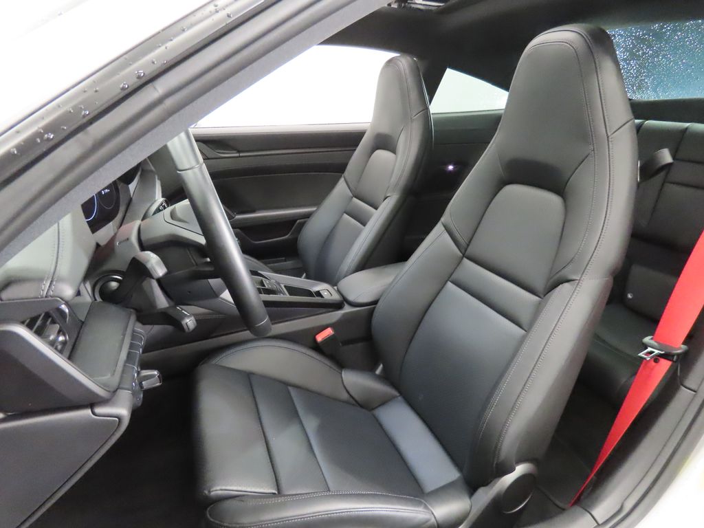 Thumbnail: 2022 Porsche 911 - 5