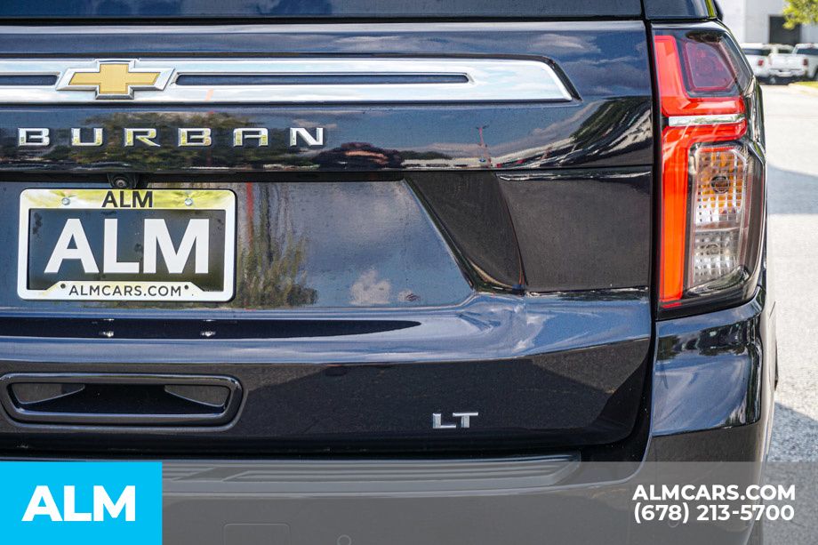 2024 Chevrolet Suburban LT photo 12