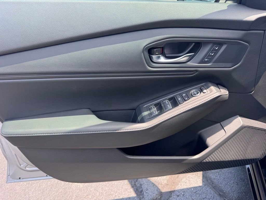 HondaAccord Hybrid24