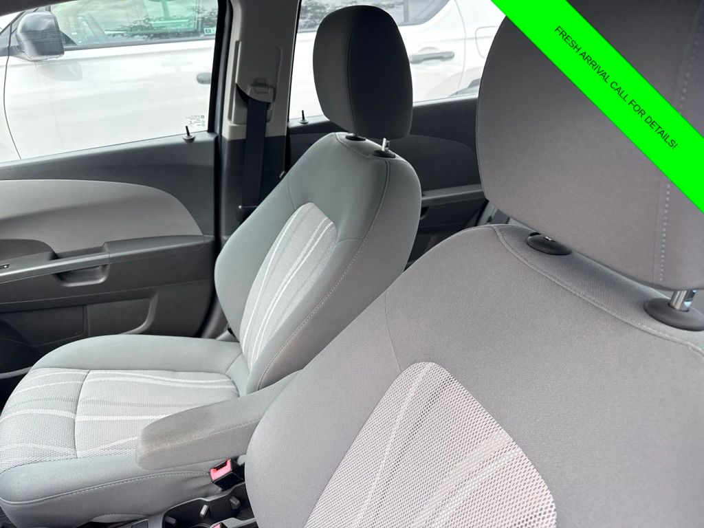Used 2013 Silver Chevrolet LT image 14