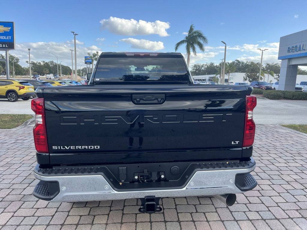 2025 Chevrolet Silverado 2500HD LT 3