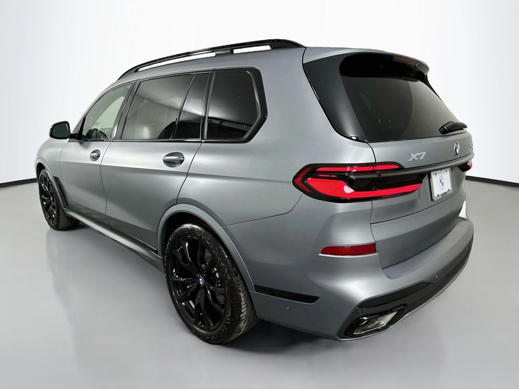 Thumbnail: 2027 BMW X7 - 7
