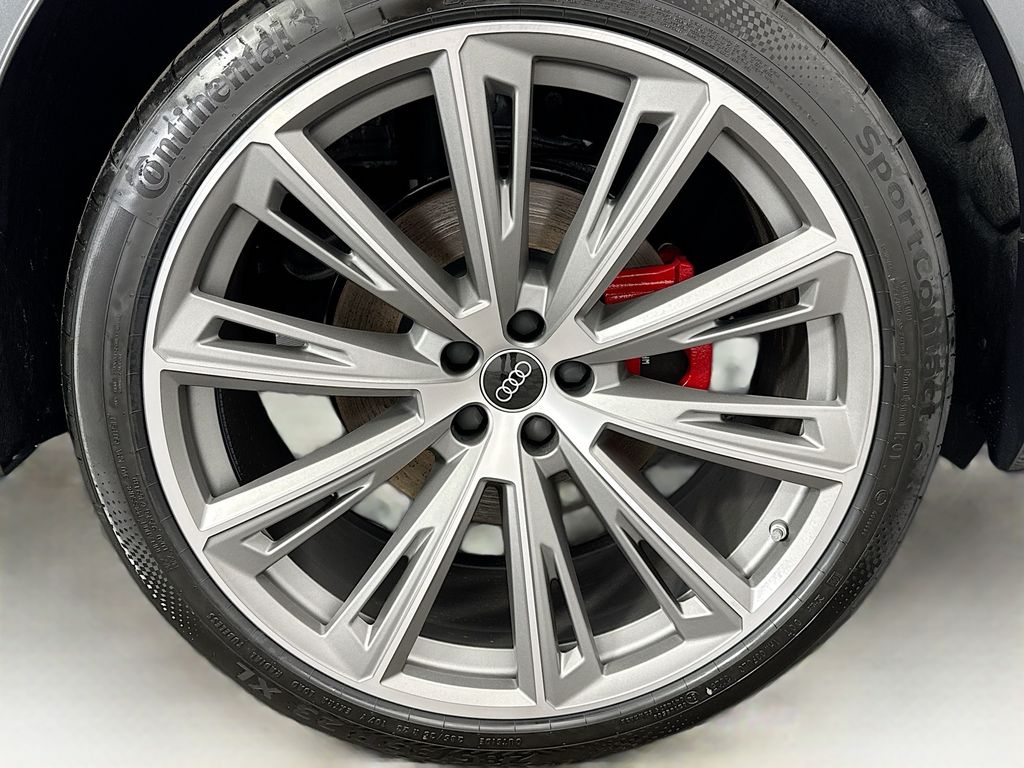 Thumbnail: 2026 Audi Q8 - 32