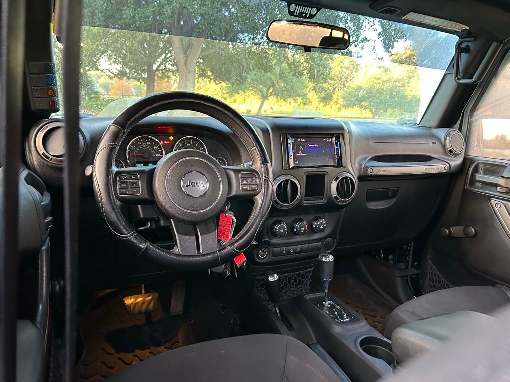 Thumbnail: 2015 Jeep Wrangler - 12