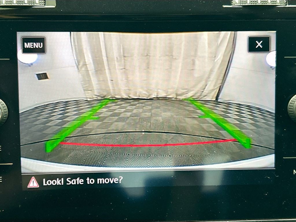 Thumbnail: 2019 Volkswagen Golf - 15