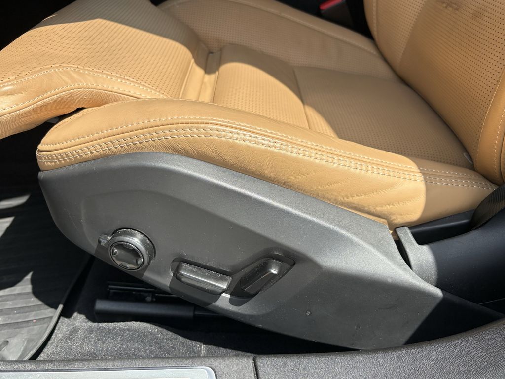 Used 2023 Denim Blue Metallic Volvo Ultimate image 13