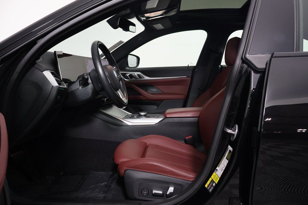 Thumbnail: 2023 BMW i4 - 10