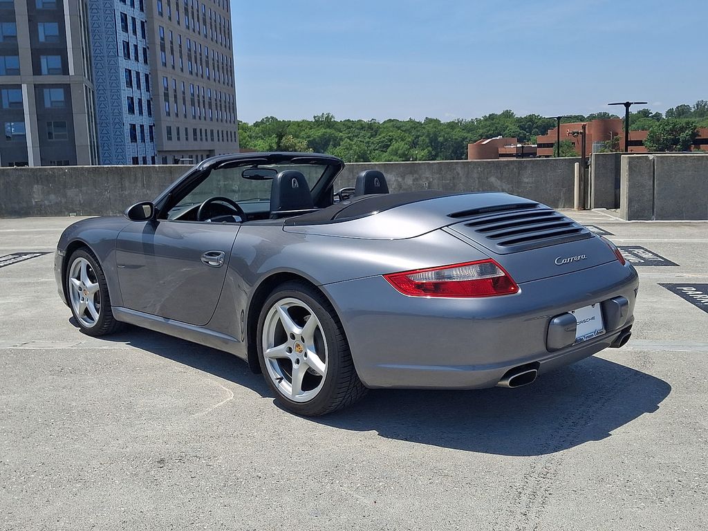 Thumbnail: 2005 Porsche 911 - 3