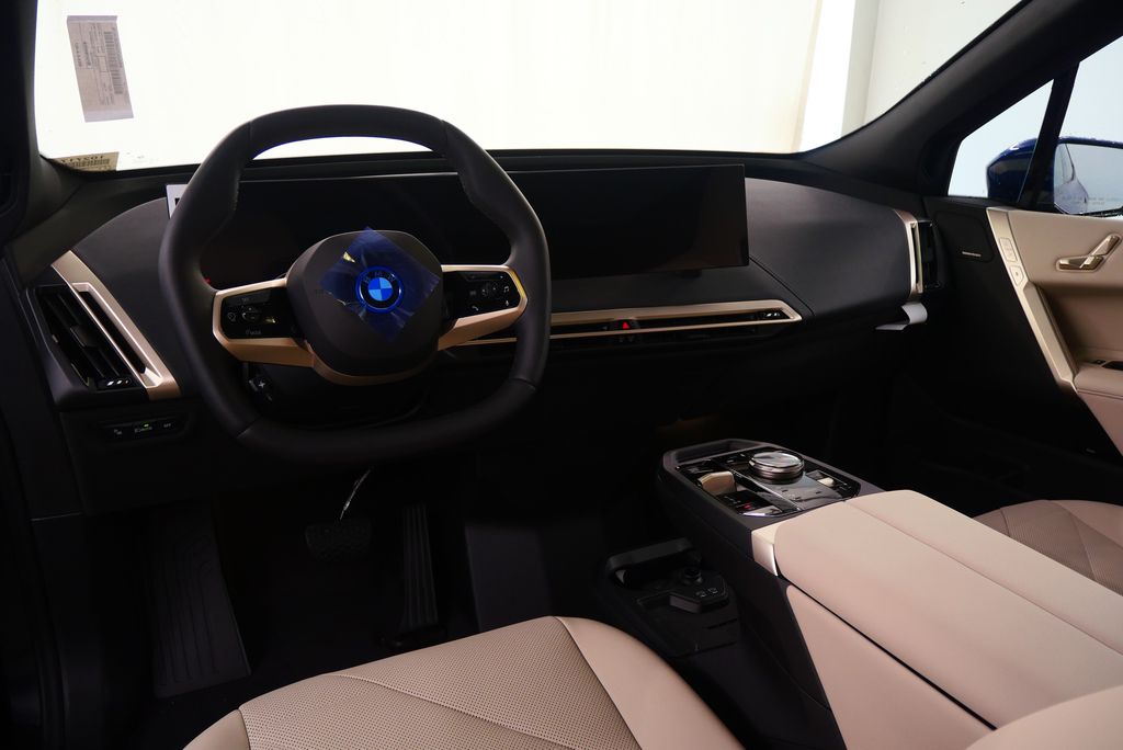 2025 BMW iX xDrive50 19