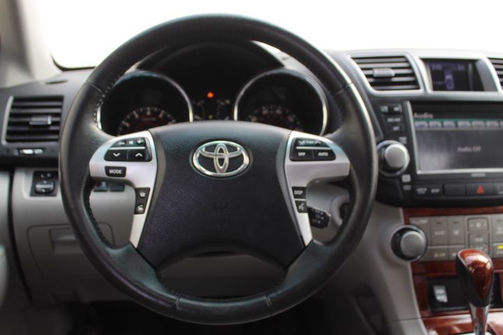 Used Car 2012 Toyota Highlander  Limited For Sale Under $10,000 In Georgetown, Texas