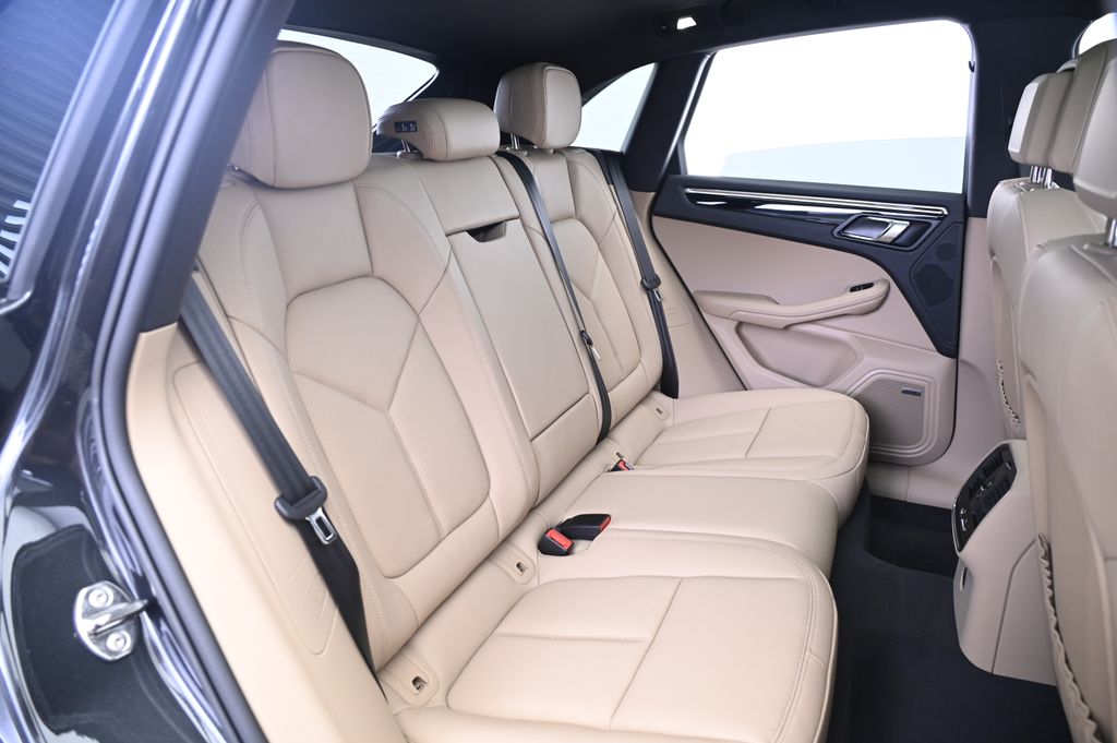 Thumbnail: 2025 Porsche Macan - 19