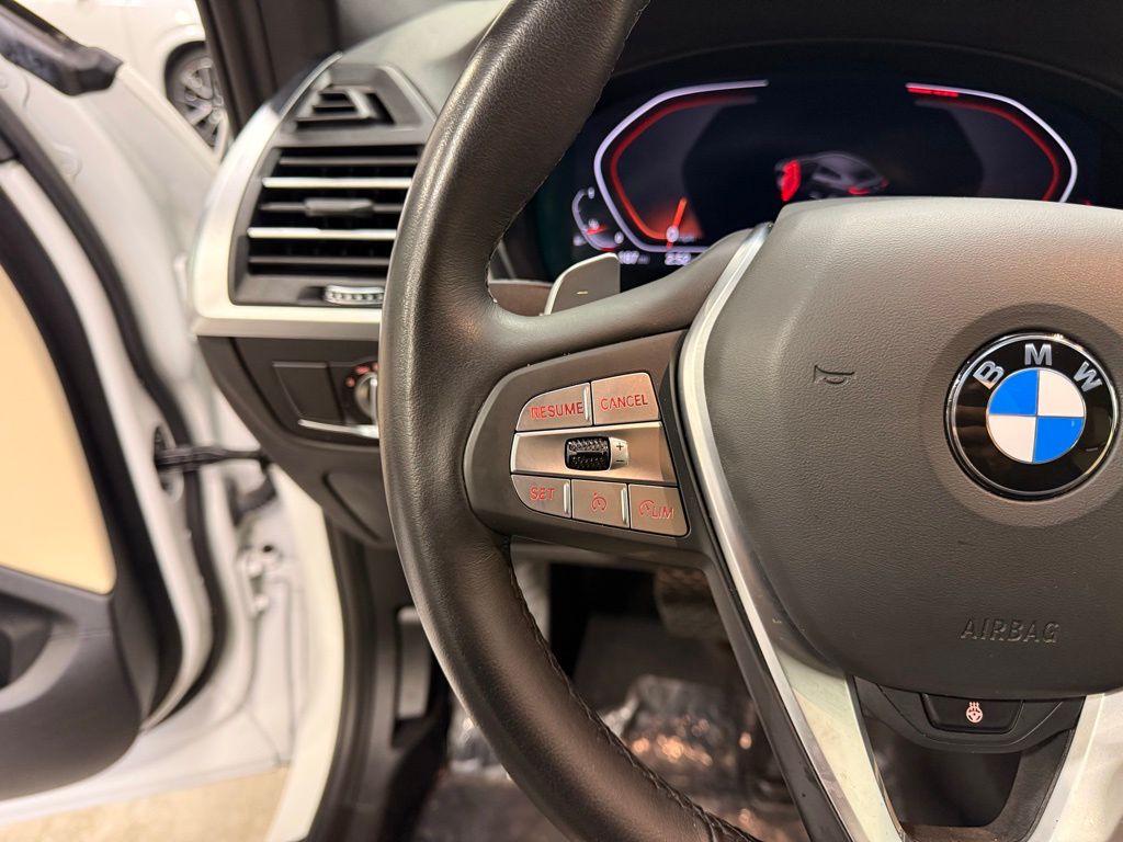 Thumbnail: 2023 BMW X4 - 13