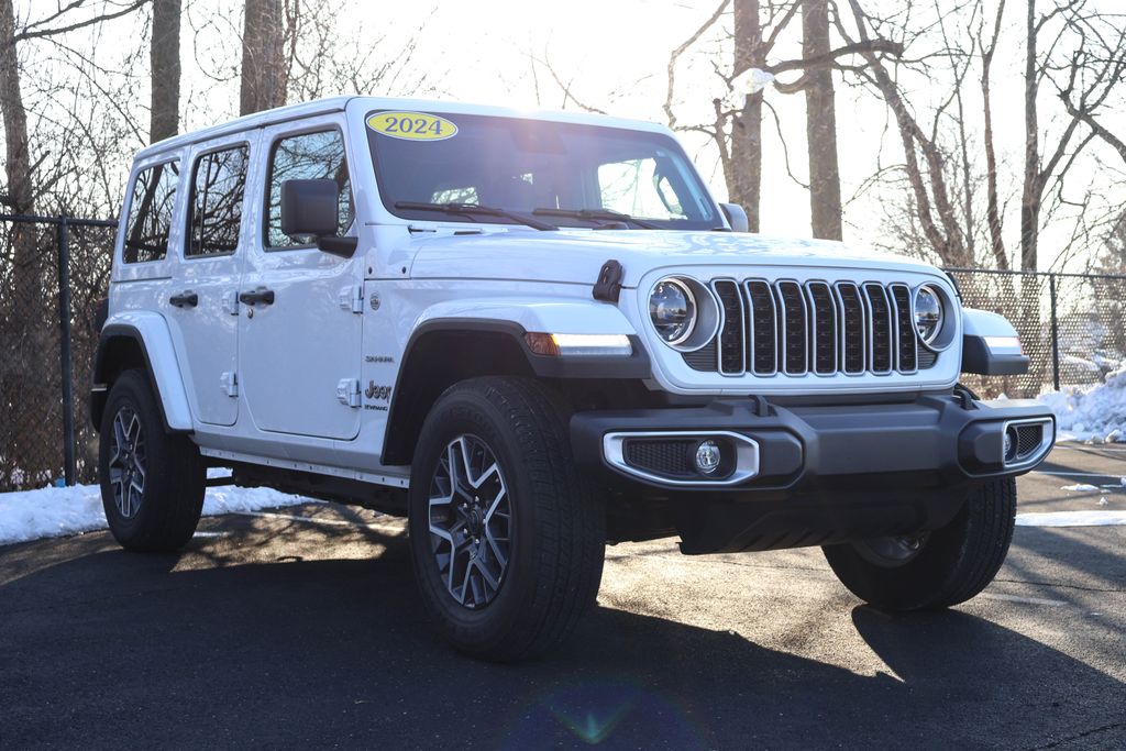 2024 Jeep Wrangler Sahara 10