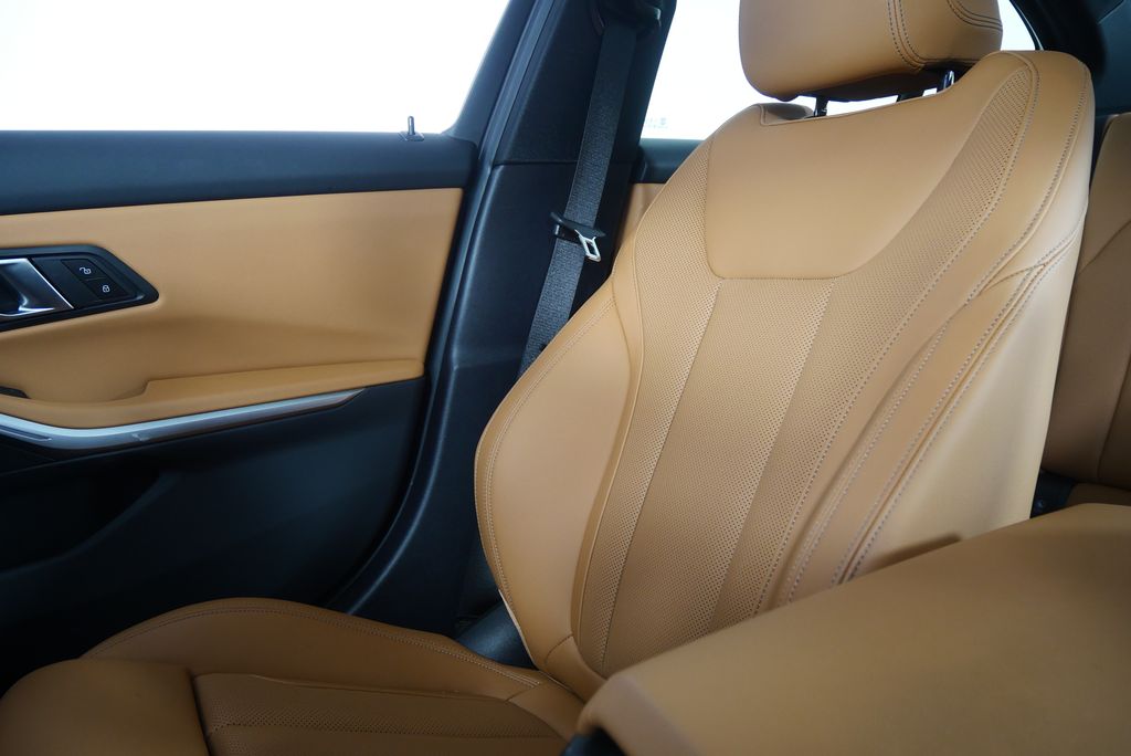 Thumbnail: 2025 BMW 3 Series - 29